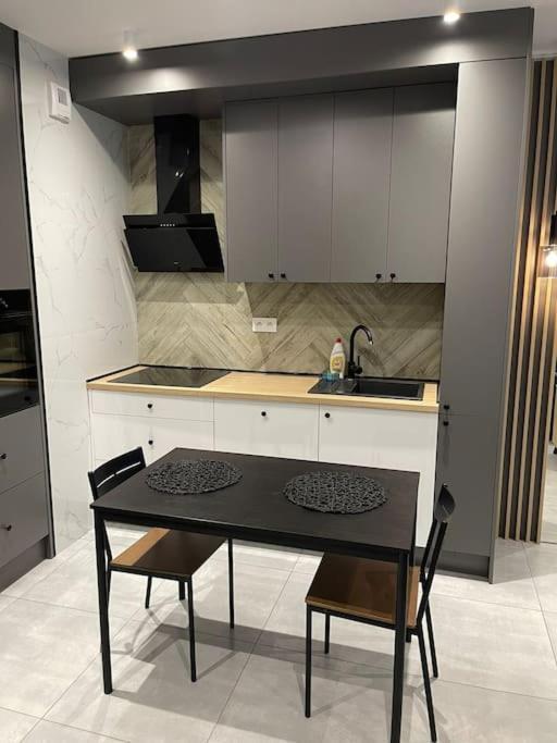 Forum Wola Fine Apartment Варшава Экстерьер фото